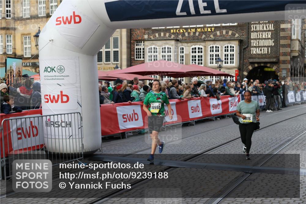05.10.2025 - 20. swb-Marathon Bremen Yannick Fuchs http://msf.ph/oto/9239188 05.10.2025 11:07:52 Ziel 9615, 10550 meine-sportfotos.de