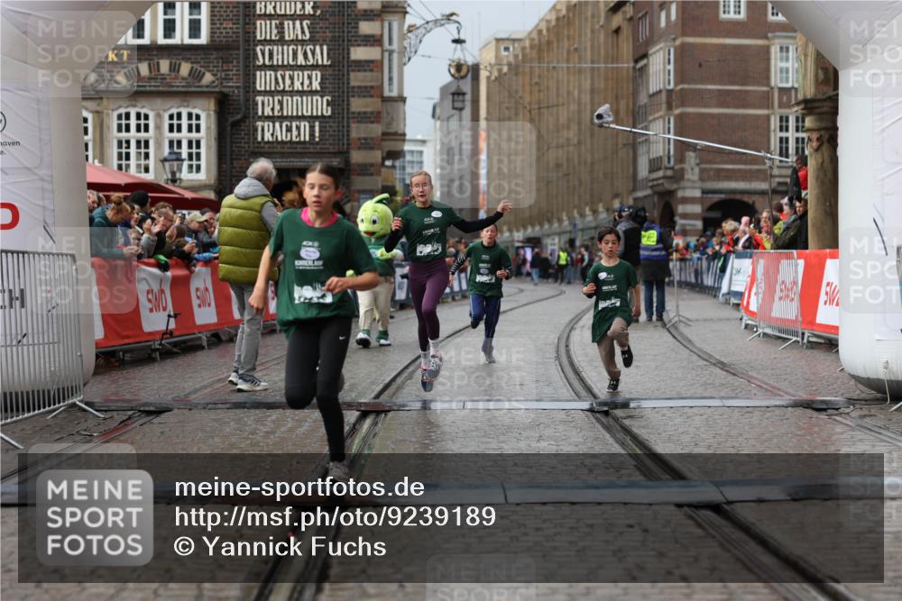 05.10.2025 - 20. swb-Marathon Bremen Yannick Fuchs http://msf.ph/oto/9239189 05.10.2025 15:18:42 Ziel  meine-sportfotos.de