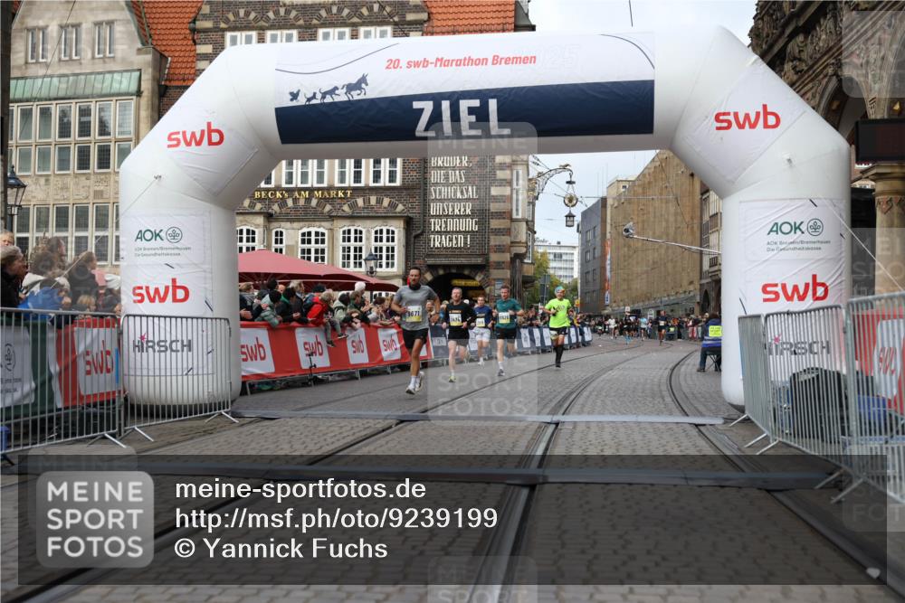 05.10.2025 - 20. swb-Marathon Bremen Yannick Fuchs http://msf.ph/oto/9239199 05.10.2025 10:39:40 Ziel 9289, 9671, 10525, 11474 meine-sportfotos.de