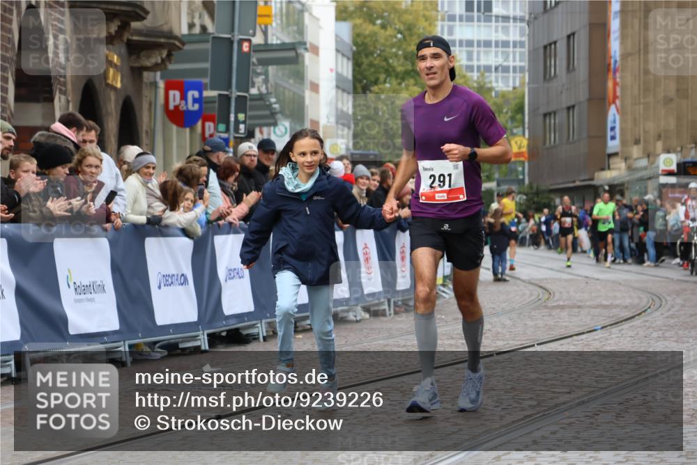 05.10.2025 - 20. swb-Marathon Bremen Strokosch-Dieckow http://msf.ph/oto/9239226 05.10.2025 12:42:02 Ziel 291, 1143, 7751 meine-sportfotos.de