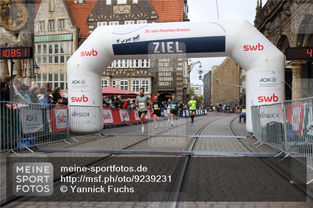 05.10.2025 - 20. swb-Marathon Bremen Yannick Fuchs http://msf.ph/oto/9239231 05.10.2025 10:39:41 Ziel 9289, 9671, 10525, 11418, 11474 meine-sportfotos.de