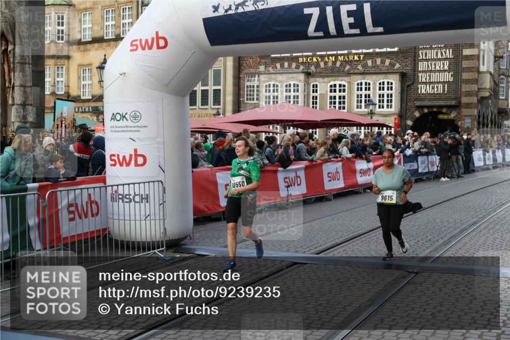 05.10.2025 - 20. swb-Marathon Bremen Yannick Fuchs http://msf.ph/oto/9239235 05.10.2025 11:07:52 Ziel 9615, 10550 meine-sportfotos.de