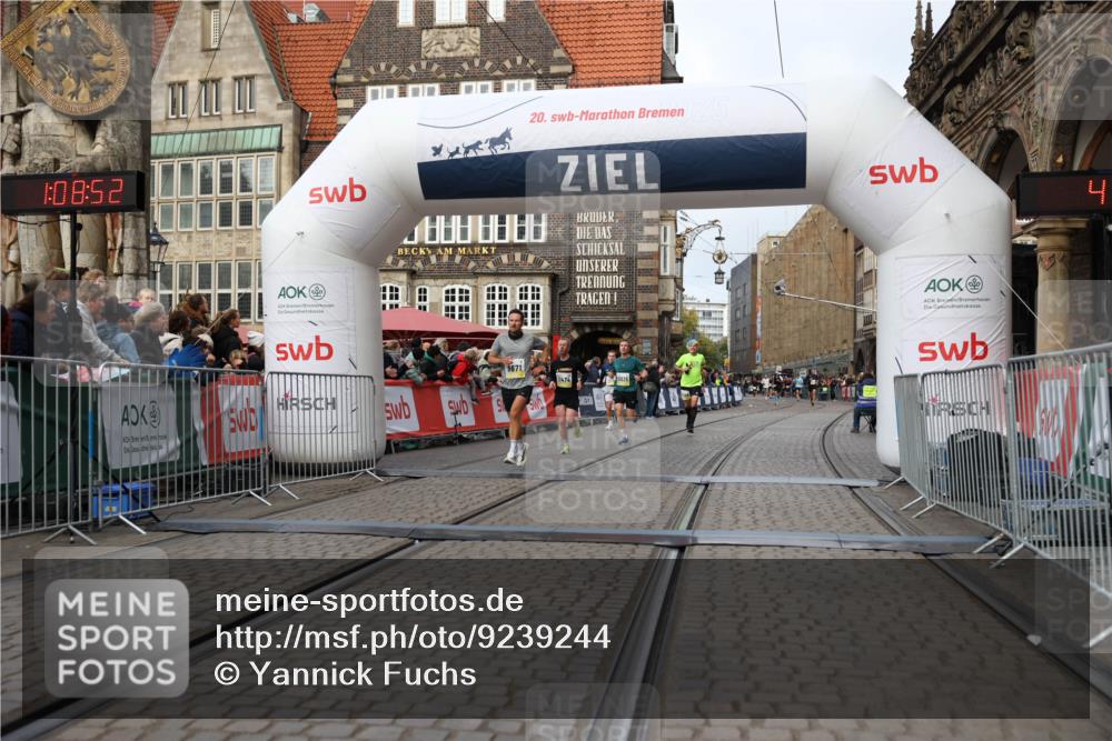 05.10.2025 - 20. swb-Marathon Bremen Yannick Fuchs http://msf.ph/oto/9239244 05.10.2025 10:39:41 Ziel 9289, 9671, 10525, 11418, 11474 meine-sportfotos.de