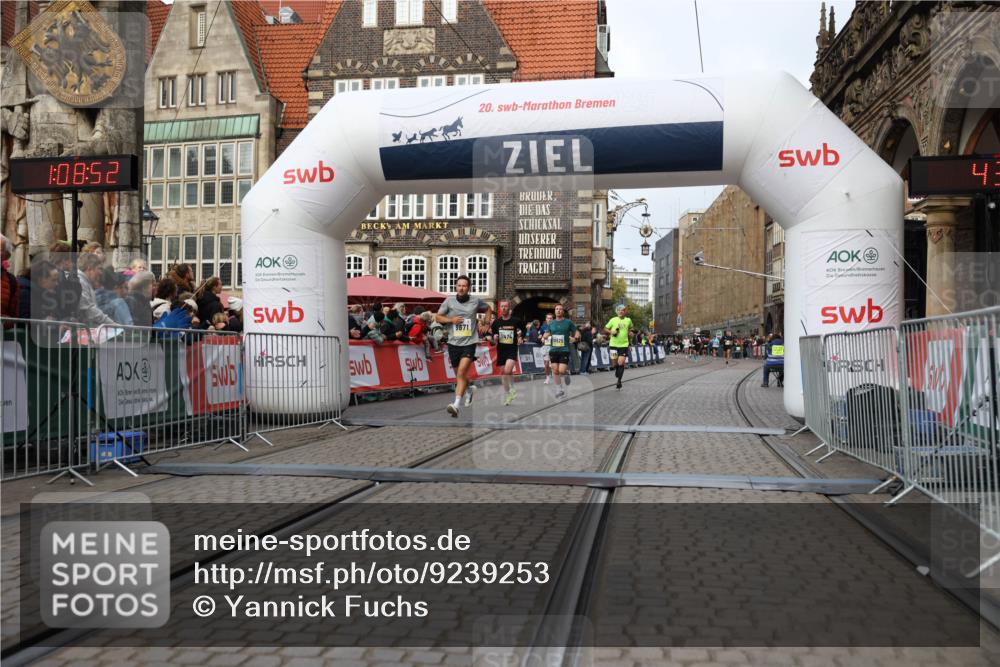 05.10.2025 - 20. swb-Marathon Bremen Yannick Fuchs http://msf.ph/oto/9239253 05.10.2025 10:39:41 Ziel 9289, 9671, 10525, 11418, 11474 meine-sportfotos.de