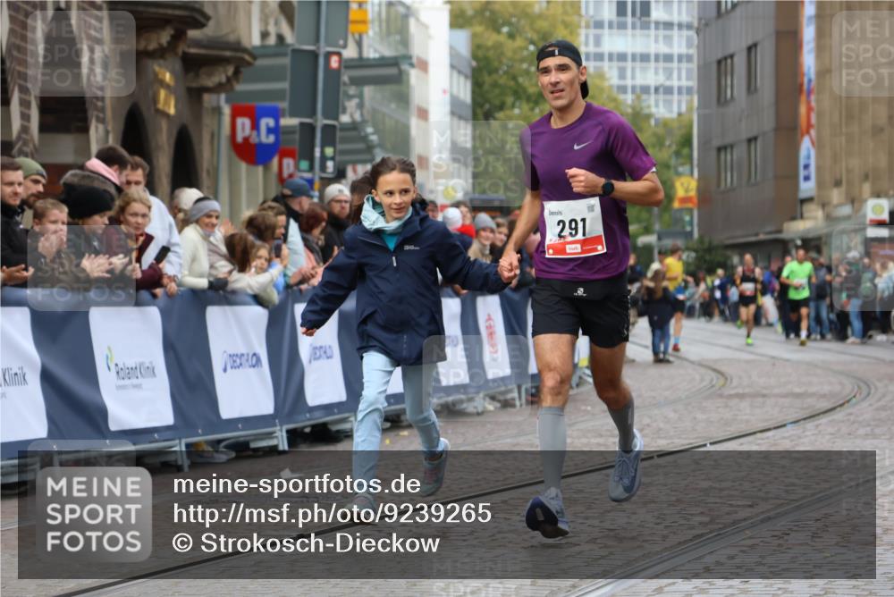 05.10.2025 - 20. swb-Marathon Bremen Strokosch-Dieckow http://msf.ph/oto/9239265 05.10.2025 12:42:02 Ziel 291, 1143, 7751 meine-sportfotos.de