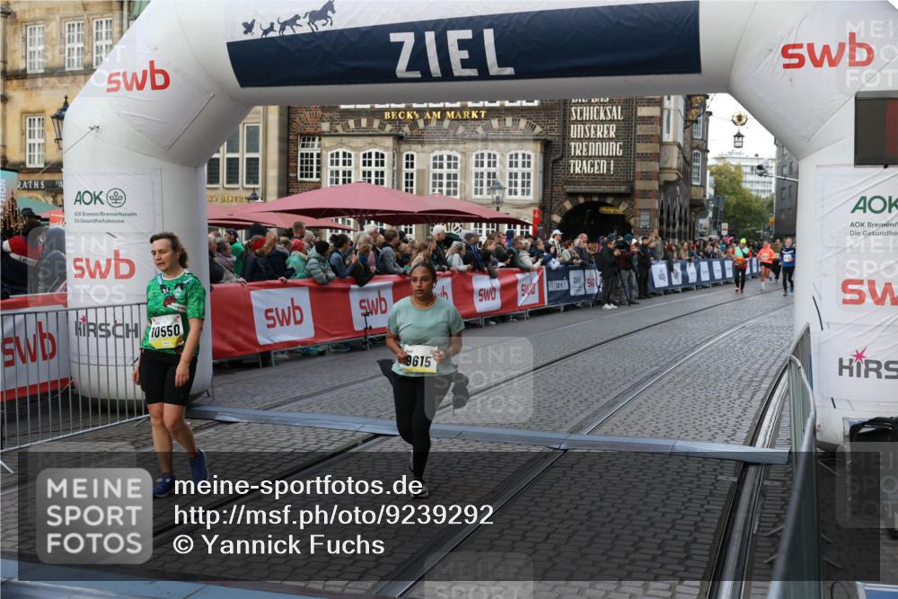 05.10.2025 - 20. swb-Marathon Bremen Yannick Fuchs http://msf.ph/oto/9239292 05.10.2025 11:07:53 Ziel 9615, 10550 meine-sportfotos.de