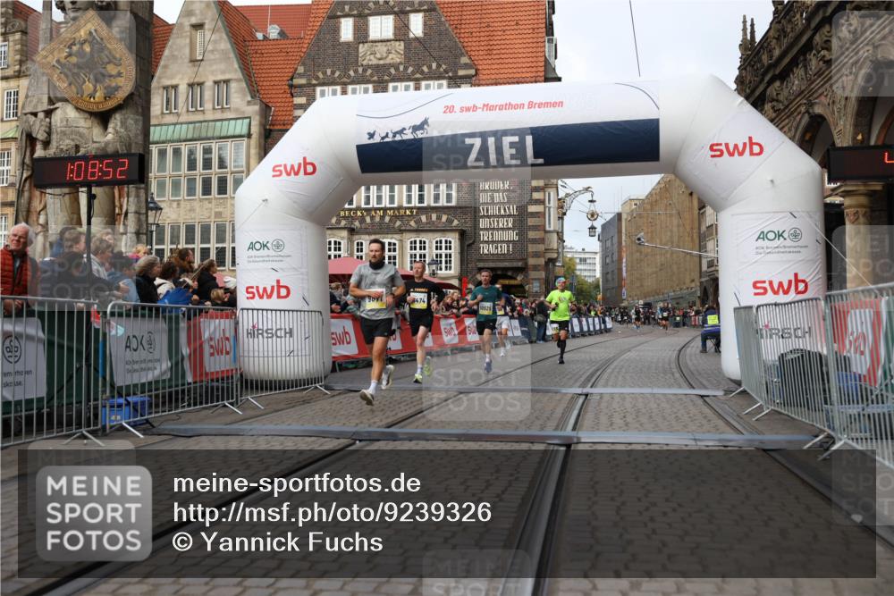 05.10.2025 - 20. swb-Marathon Bremen Yannick Fuchs http://msf.ph/oto/9239326 05.10.2025 10:39:42 Ziel 9289, 9671, 10525, 11418, 11474 meine-sportfotos.de