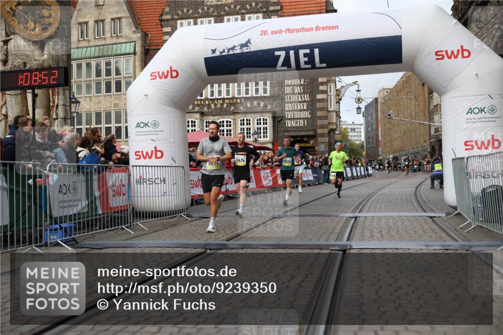 05.10.2025 - 20. swb-Marathon Bremen Yannick Fuchs http://msf.ph/oto/9239350 05.10.2025 10:39:42 Ziel 9289, 9671, 10525, 11418, 11474 meine-sportfotos.de