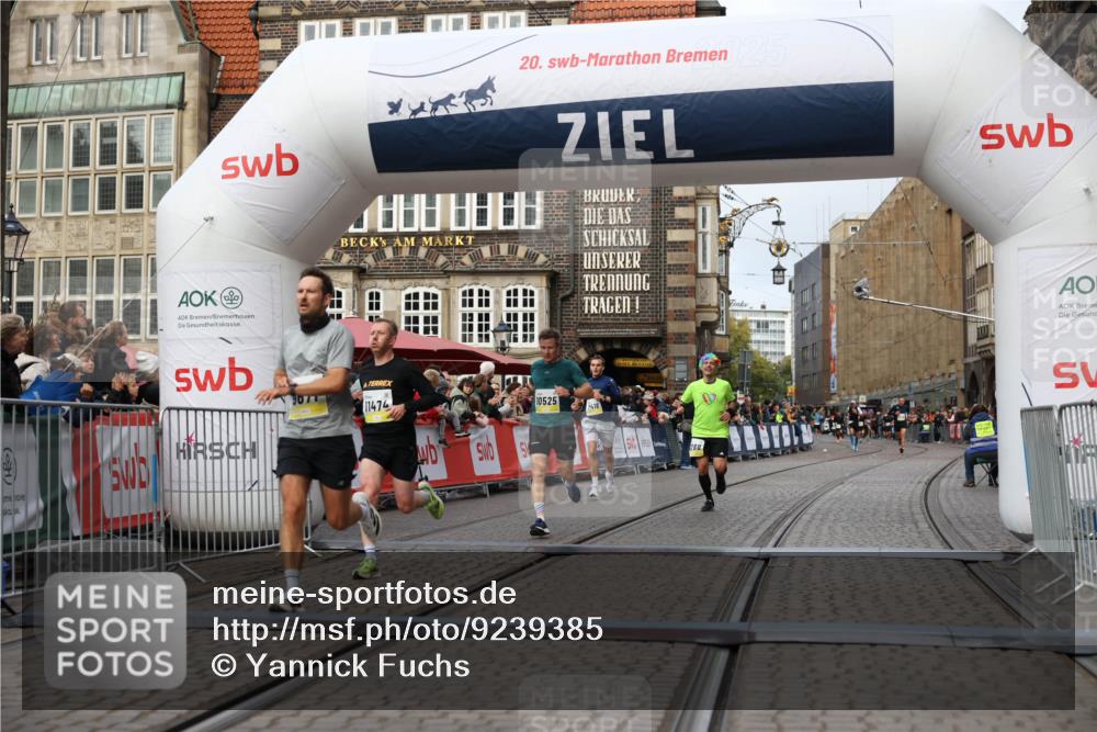 05.10.2025 - 20. swb-Marathon Bremen Yannick Fuchs http://msf.ph/oto/9239385 05.10.2025 10:39:42 Ziel 9289, 9671, 10525, 11418, 11474 meine-sportfotos.de