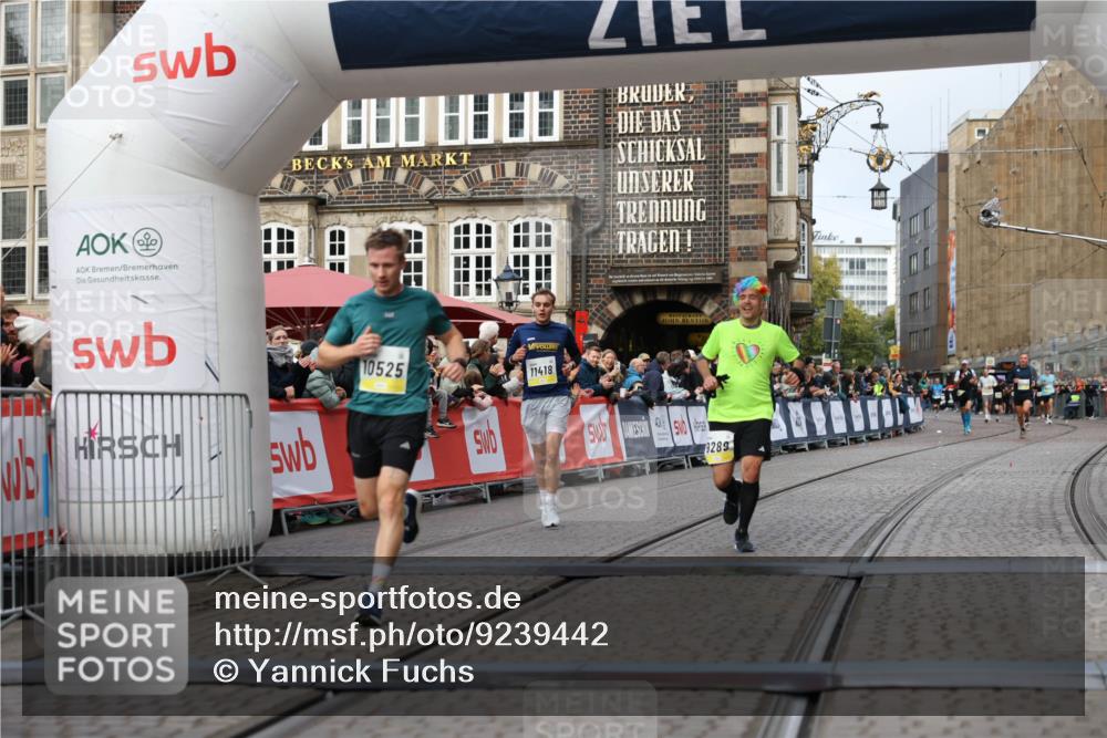 05.10.2025 - 20. swb-Marathon Bremen Yannick Fuchs http://msf.ph/oto/9239442 05.10.2025 10:39:43 Ziel 9289, 9671, 10525, 11418, 11474 meine-sportfotos.de