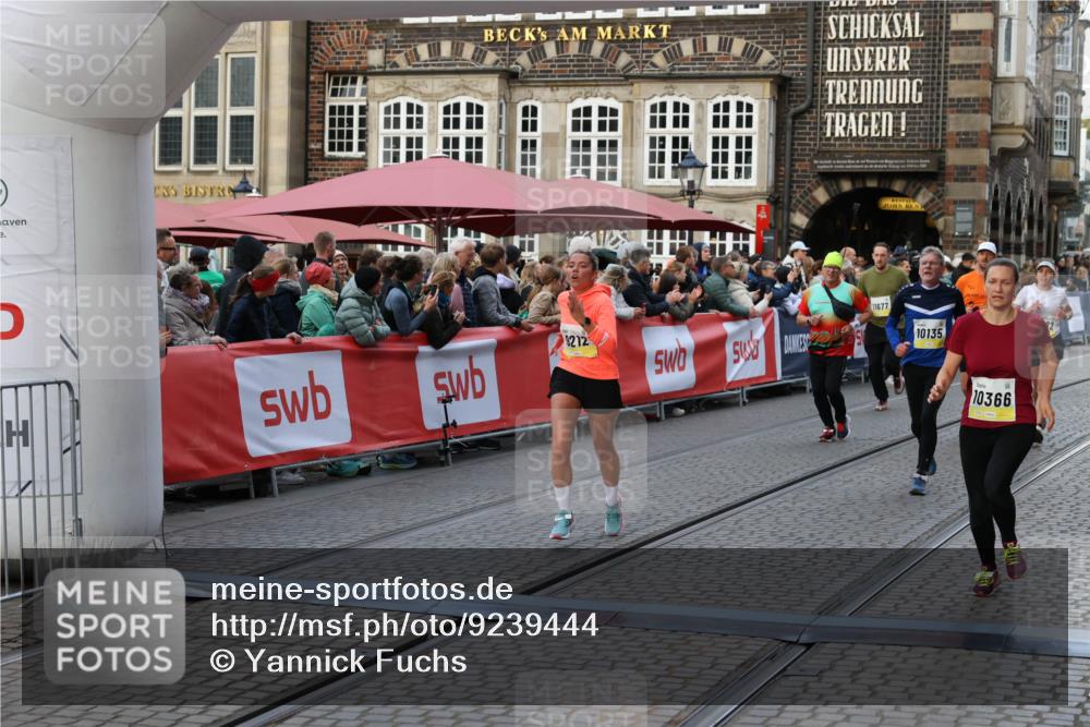 05.10.2025 - 20. swb-Marathon Bremen Yannick Fuchs http://msf.ph/oto/9239444 05.10.2025 11:08:02 Ziel 9212, 10135, 10366, 10706, 10782, 10783 meine-sportfotos.de