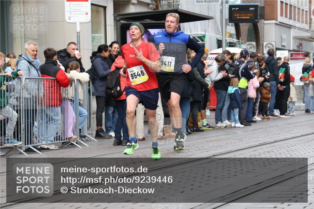 05.10.2025 - 20. swb-Marathon Bremen Strokosch-Dieckow http://msf.ph/oto/9239446 05.10.2025 10:46:55 Ziel 9244, 9411, 9428, 9546, 9562, 9670, 9711, 10637, 10667, 10951, 11498, 11705, 11742, 9244, 9411, 9428, 9546, 9562, 9670, 9711, 10637, 10667, 10951, 11498, 11705, 11742 meine-sportfotos.de