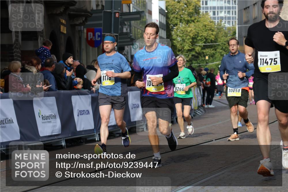 05.10.2025 - 20. swb-Marathon Bremen Strokosch-Dieckow http://msf.ph/oto/9239447 05.10.2025 10:56:39 Ziel 8118, 9266, 9547, 9886, 10008, 10059, 10644, 10683, 10971, 11426, 11475, 11691, 11734 meine-sportfotos.de