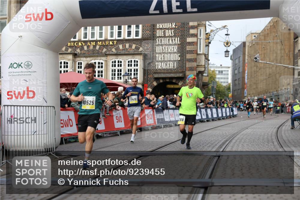 05.10.2025 - 20. swb-Marathon Bremen Yannick Fuchs http://msf.ph/oto/9239455 05.10.2025 10:39:43 Ziel 9289, 9671, 10525, 11418, 11474 meine-sportfotos.de