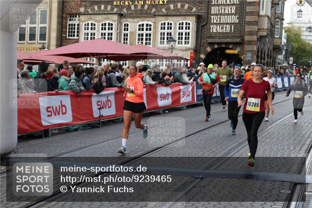 05.10.2025 - 20. swb-Marathon Bremen Yannick Fuchs http://msf.ph/oto/9239465 05.10.2025 11:08:02 Ziel 9212, 10135, 10366, 10706, 10782, 10783 meine-sportfotos.de
