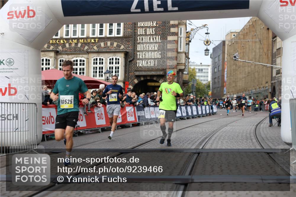 05.10.2025 - 20. swb-Marathon Bremen Yannick Fuchs http://msf.ph/oto/9239466 05.10.2025 10:39:43 Ziel 9289, 9671, 10525, 11418, 11474 meine-sportfotos.de