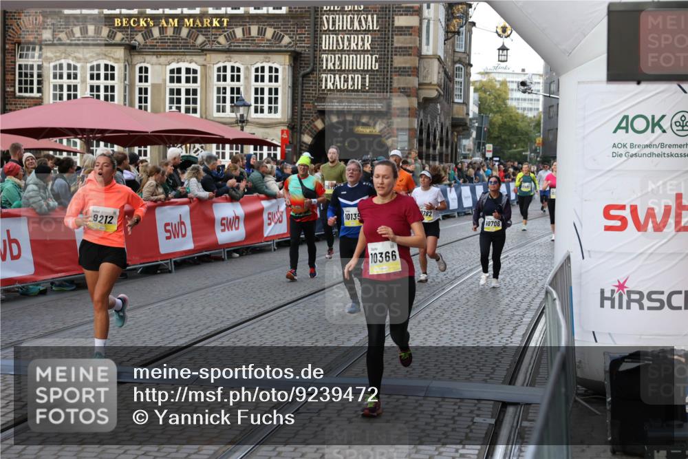 05.10.2025 - 20. swb-Marathon Bremen Yannick Fuchs http://msf.ph/oto/9239472 05.10.2025 11:08:02 Ziel 9212, 10135, 10366, 10706, 10782, 10783 meine-sportfotos.de
