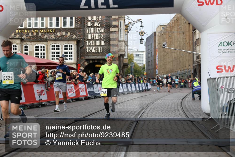 05.10.2025 - 20. swb-Marathon Bremen Yannick Fuchs http://msf.ph/oto/9239485 05.10.2025 10:39:44 Ziel 9289, 9671, 10525, 11418, 11474 meine-sportfotos.de