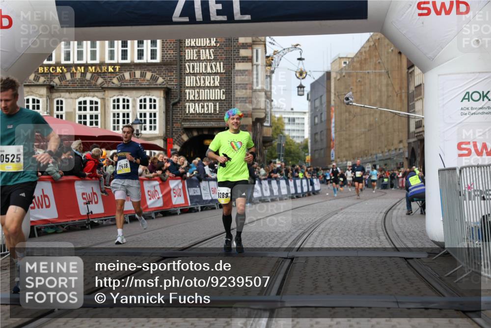 05.10.2025 - 20. swb-Marathon Bremen Yannick Fuchs http://msf.ph/oto/9239507 05.10.2025 10:39:44 Ziel 9289, 9671, 10525, 11418, 11474 meine-sportfotos.de