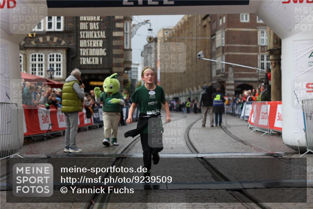 05.10.2025 - 20. swb-Marathon Bremen Yannick Fuchs http://msf.ph/oto/9239509 05.10.2025 15:18:46 Ziel  meine-sportfotos.de