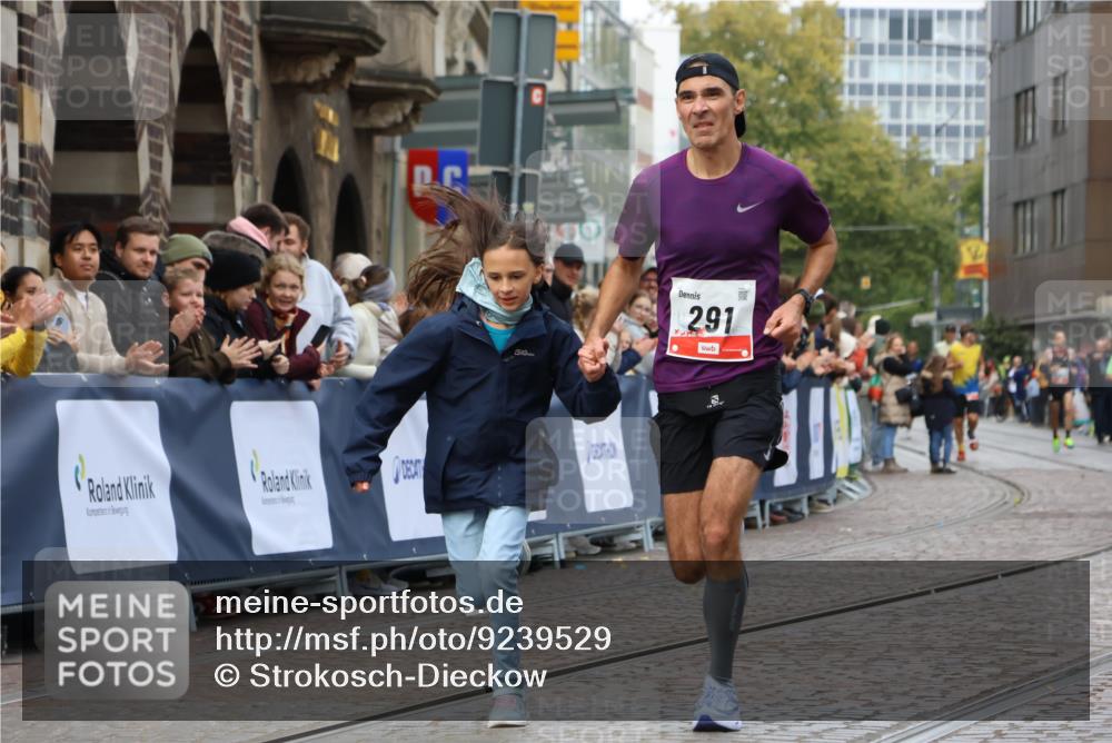 05.10.2025 - 20. swb-Marathon Bremen Strokosch-Dieckow http://msf.ph/oto/9239529 05.10.2025 12:42:03 Ziel 291, 1143, 7751 meine-sportfotos.de