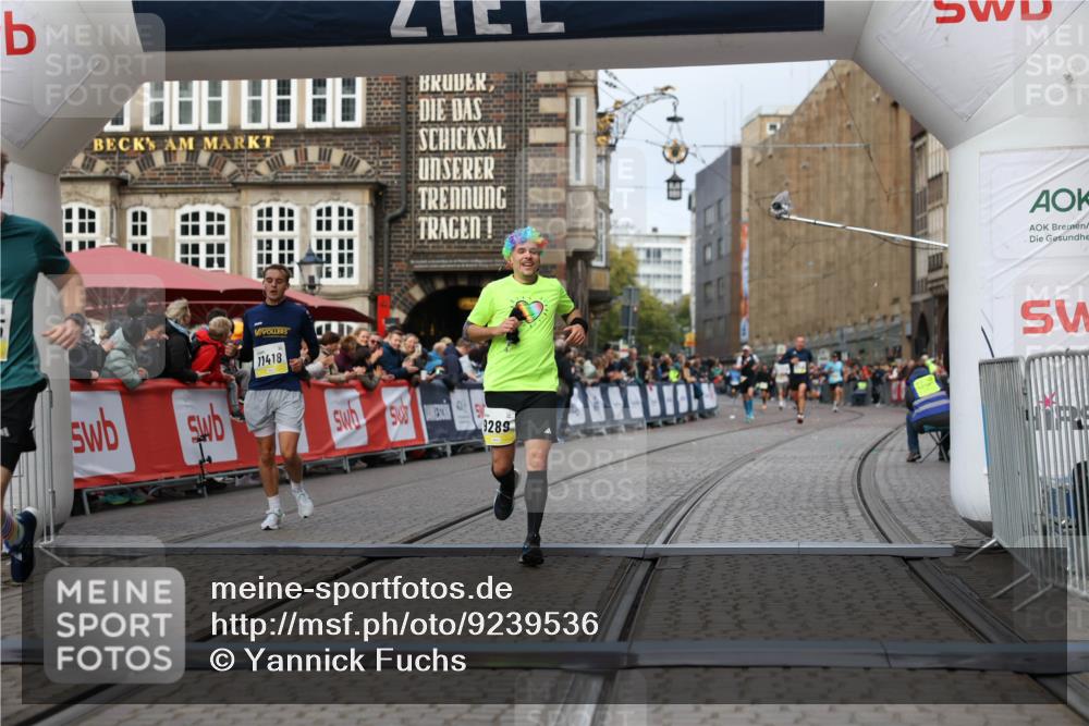 05.10.2025 - 20. swb-Marathon Bremen Yannick Fuchs http://msf.ph/oto/9239536 05.10.2025 10:39:44 Ziel 9289, 9671, 10525, 11418, 11474 meine-sportfotos.de