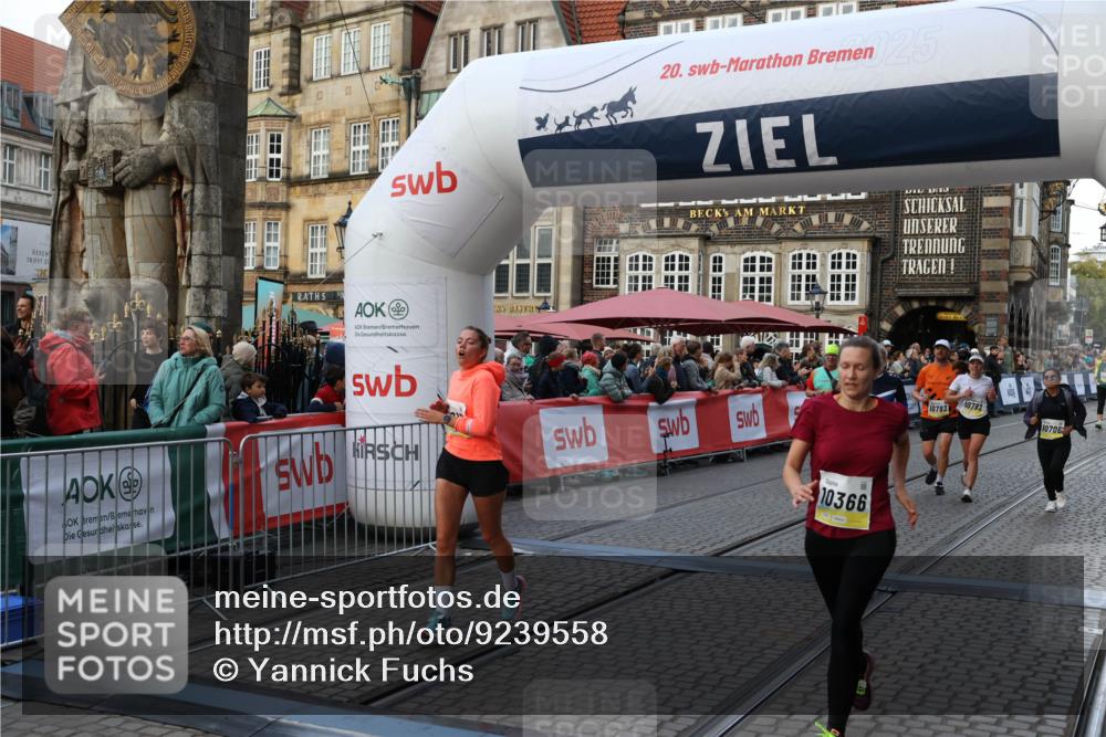 05.10.2025 - 20. swb-Marathon Bremen Yannick Fuchs http://msf.ph/oto/9239558 05.10.2025 11:08:03 Ziel 8123, 9212, 10135, 10366, 10706, 10782, 10783 meine-sportfotos.de