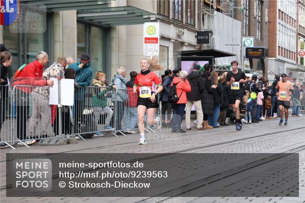 05.10.2025 - 20. swb-Marathon Bremen Strokosch-Dieckow http://msf.ph/oto/9239563 05.10.2025 10:47:00 Ziel 9244, 9411, 9428, 9546, 9670, 9711, 10319, 10637, 10667, 10951, 11498, 11705, 11742, 9244, 9411, 9428, 9546, 9670, 9711, 10319, 10637, 10667, 10951, 11498, 11705, 11742 meine-sportfotos.de