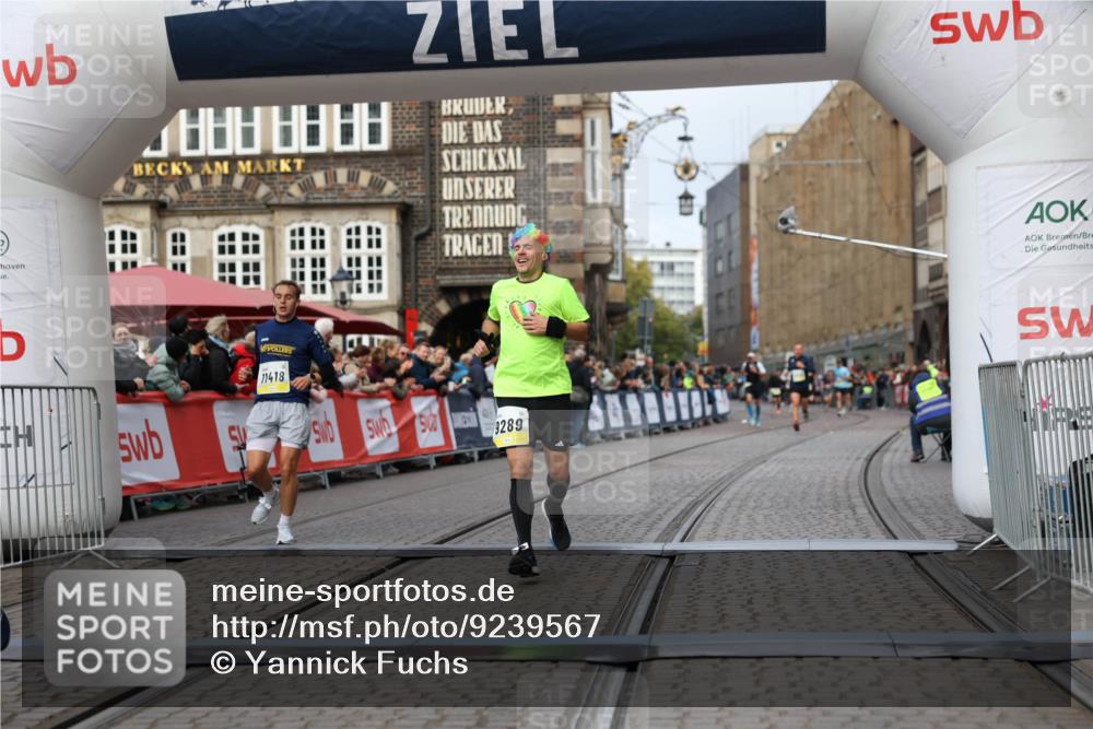 05.10.2025 - 20. swb-Marathon Bremen Yannick Fuchs http://msf.ph/oto/9239567 05.10.2025 10:39:44 Ziel 9289, 9671, 10525, 11418, 11474 meine-sportfotos.de