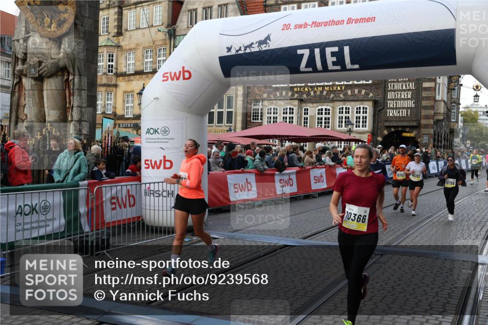 05.10.2025 - 20. swb-Marathon Bremen Yannick Fuchs http://msf.ph/oto/9239568 05.10.2025 11:08:03 Ziel 8123, 9212, 10135, 10366, 10706, 10782, 10783 meine-sportfotos.de
