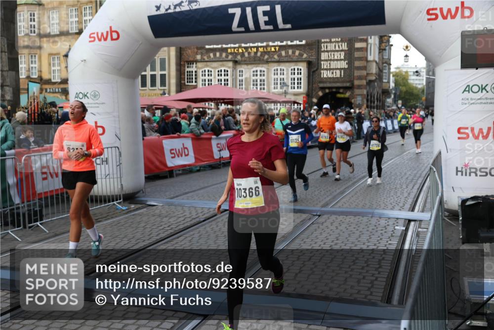 05.10.2025 - 20. swb-Marathon Bremen Yannick Fuchs http://msf.ph/oto/9239587 05.10.2025 11:08:03 Ziel 8123, 9212, 10135, 10366, 10706, 10782, 10783 meine-sportfotos.de