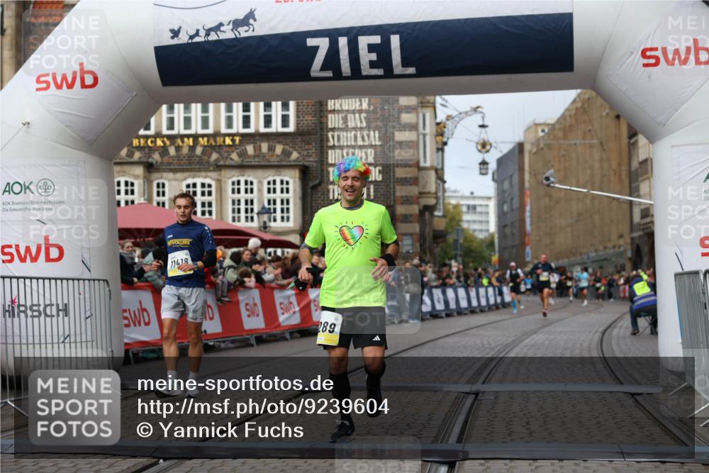 05.10.2025 - 20. swb-Marathon Bremen Yannick Fuchs http://msf.ph/oto/9239604 05.10.2025 10:39:45 Ziel 9289, 9671, 10525, 11418, 11474 meine-sportfotos.de