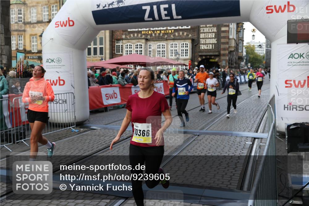 05.10.2025 - 20. swb-Marathon Bremen Yannick Fuchs http://msf.ph/oto/9239605 05.10.2025 11:08:04 Ziel 8123, 9212, 10135, 10365, 10366, 10706, 10782, 10783, 11677 meine-sportfotos.de