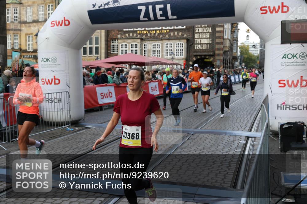 05.10.2025 - 20. swb-Marathon Bremen Yannick Fuchs http://msf.ph/oto/9239620 05.10.2025 11:08:04 Ziel 8123, 9212, 10135, 10365, 10366, 10706, 10782, 10783, 11677 meine-sportfotos.de