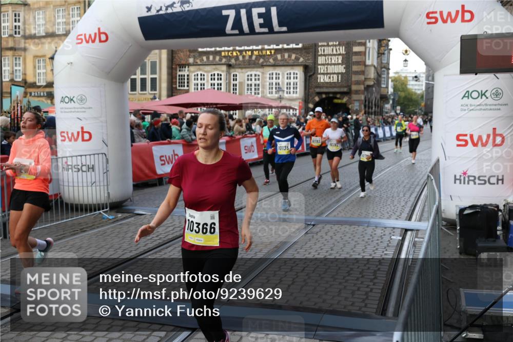 05.10.2025 - 20. swb-Marathon Bremen Yannick Fuchs http://msf.ph/oto/9239629 05.10.2025 11:08:04 Ziel 8123, 9212, 10135, 10365, 10366, 10706, 10782, 10783, 11677 meine-sportfotos.de