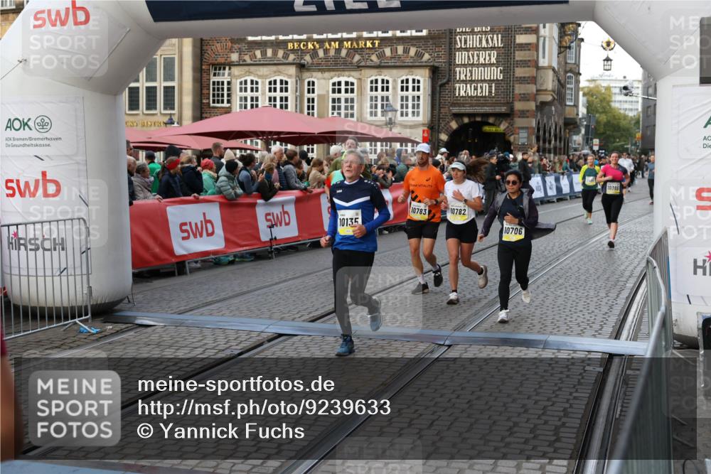 05.10.2025 - 20. swb-Marathon Bremen Yannick Fuchs http://msf.ph/oto/9239633 05.10.2025 11:08:04 Ziel 8123, 9212, 10135, 10365, 10366, 10706, 10782, 10783, 11677 meine-sportfotos.de