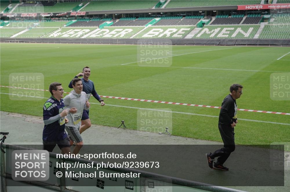 05.10.2025 - 20. swb-Marathon Bremen Michael Burmester http://msf.ph/oto/9239673 05.10.2025 10:34:16 Laufen im Stadion 5172, 7101, 7215, 9000, 9266, 9309, 9314, 9372, 9472, 9489, 9520, 9521, 9529, 9547, 9560, 9585, 9591, 9714, 9719, 9783, 9811, 9820, 9844, 9872, 9881, 9882, 9902, 9932, 9943, 9947, 10003, 10005, 10009, 10015, 10024, 10028, 10069, 10088, 10107, 10111, 10116, 10178, 10180, 10191, 10195, 10196, 10231, 10261, 10285, 10287, 10302, 10307, 10329, 10398, 10408, 10424, 10466, 10527, 10546, 10590, 10591, 10641, 10648, 10758, 10794, 7077, 9258, 10233 meine-sportfotos.de