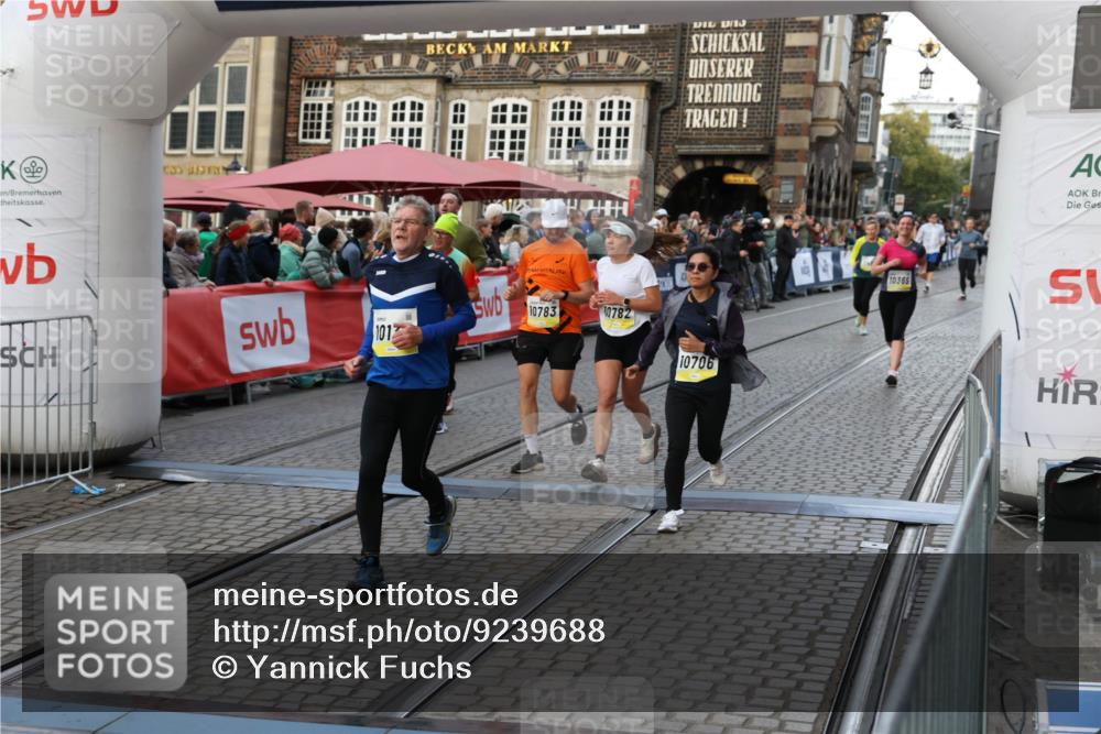 05.10.2025 - 20. swb-Marathon Bremen Yannick Fuchs http://msf.ph/oto/9239688 05.10.2025 11:08:05 Ziel 8123, 9212, 10135, 10365, 10366, 10706, 10782, 10783, 11677 meine-sportfotos.de