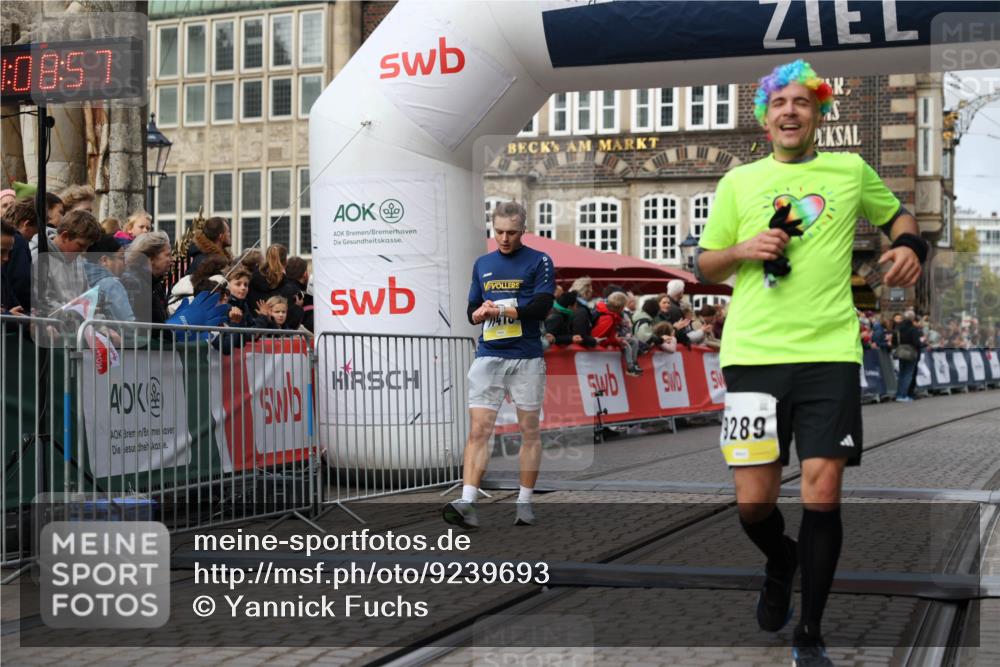 05.10.2025 - 20. swb-Marathon Bremen Yannick Fuchs http://msf.ph/oto/9239693 05.10.2025 10:39:46 Ziel 9289, 9671, 10525, 11418, 11474 meine-sportfotos.de