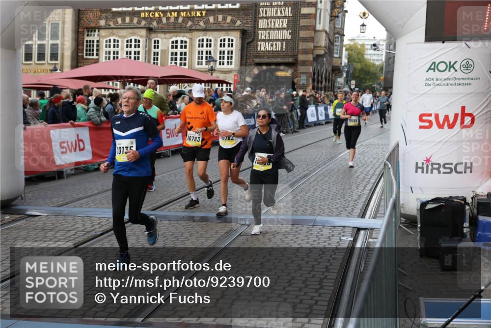 05.10.2025 - 20. swb-Marathon Bremen Yannick Fuchs http://msf.ph/oto/9239700 05.10.2025 11:08:05 Ziel 8123, 9212, 10135, 10365, 10366, 10706, 10782, 10783, 11677 meine-sportfotos.de