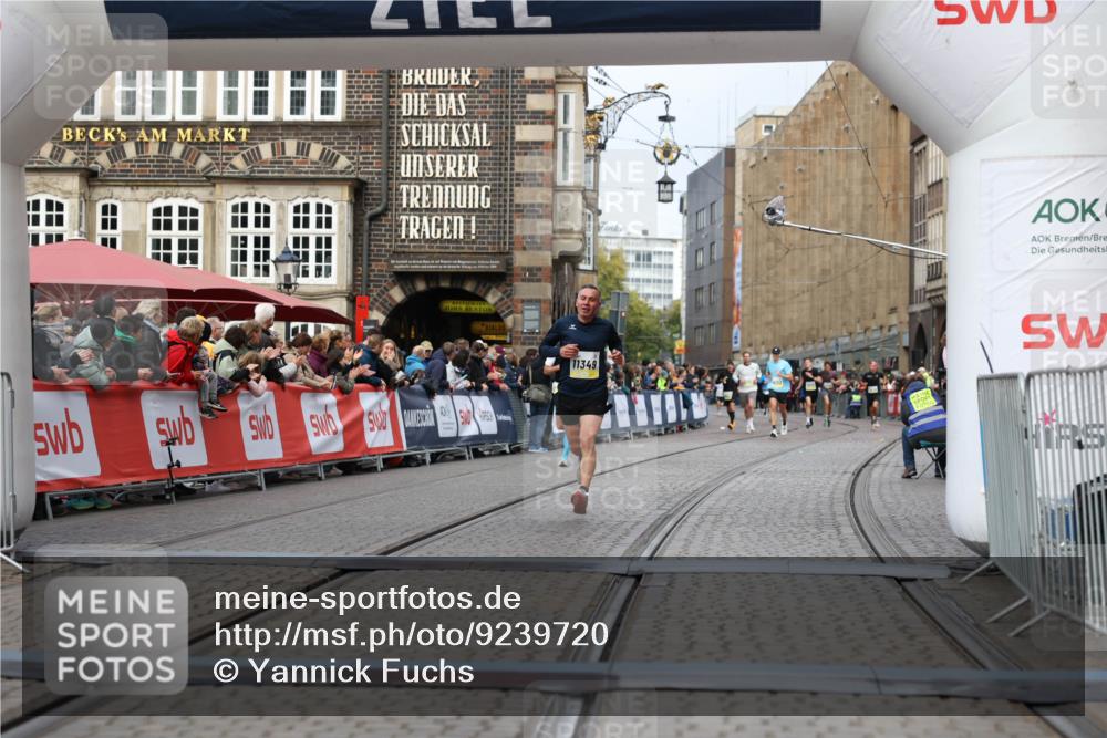 05.10.2025 - 20. swb-Marathon Bremen Yannick Fuchs http://msf.ph/oto/9239720 05.10.2025 10:39:49 Ziel 9289, 10525, 10753, 11349, 11418 meine-sportfotos.de