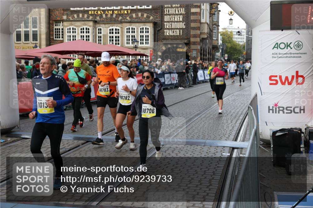 05.10.2025 - 20. swb-Marathon Bremen Yannick Fuchs http://msf.ph/oto/9239733 05.10.2025 11:08:06 Ziel 8123, 9212, 10135, 10365, 10366, 10706, 10782, 10783, 11490, 11677 meine-sportfotos.de