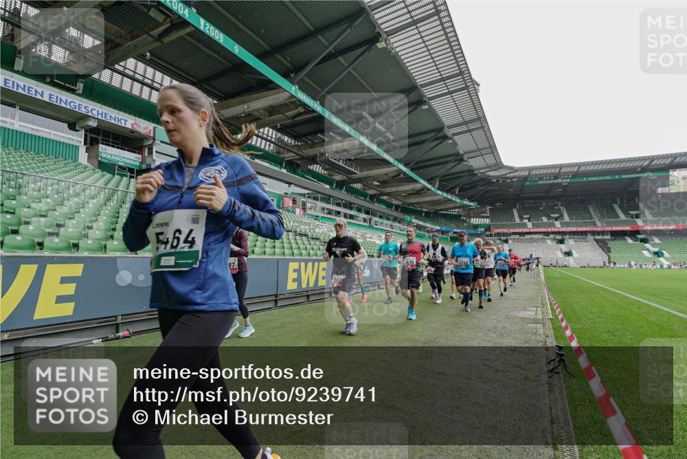 05.10.2025 - 20. swb-Marathon Bremen Michael Burmester http://msf.ph/oto/9239741 05.10.2025 13:04:23 Laufen im Stadion 100, 360, 414, 421, 470, 490, 592, 607, 898, 1012, 1019, 1080, 1084, 1336, 1413, 1468, 1478, 1695, 1852, 1914, 1975, 1997, 2086, 2333, 2399, 2617, 2664, 2901, 2989, 3037, 3072, 3346, 3433, 3483, 3485, 3658, 3901, 4001, 4005, 4053, 4087, 4243, 4244, 4335, 4453, 4462, 4501, 4524, 4528, 4627, 4637, 4638, 4651, 4757, 4793, 4803, 4838, 4840, 4858, 4928, 5043, 5082, 5137, 5162, 5212, 5236, 5247, 5343, 5446, 5464, 5489, 5832, 5969, 6011, 6145, 6287, 6529, 6584, 6635, 1336 meine-sportfotos.de