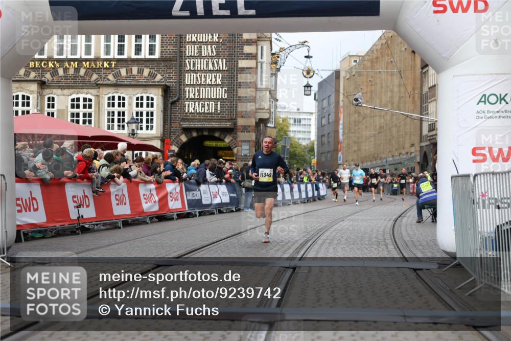 05.10.2025 - 20. swb-Marathon Bremen Yannick Fuchs http://msf.ph/oto/9239742 05.10.2025 10:39:49 Ziel 9289, 10525, 10753, 11349, 11418 meine-sportfotos.de