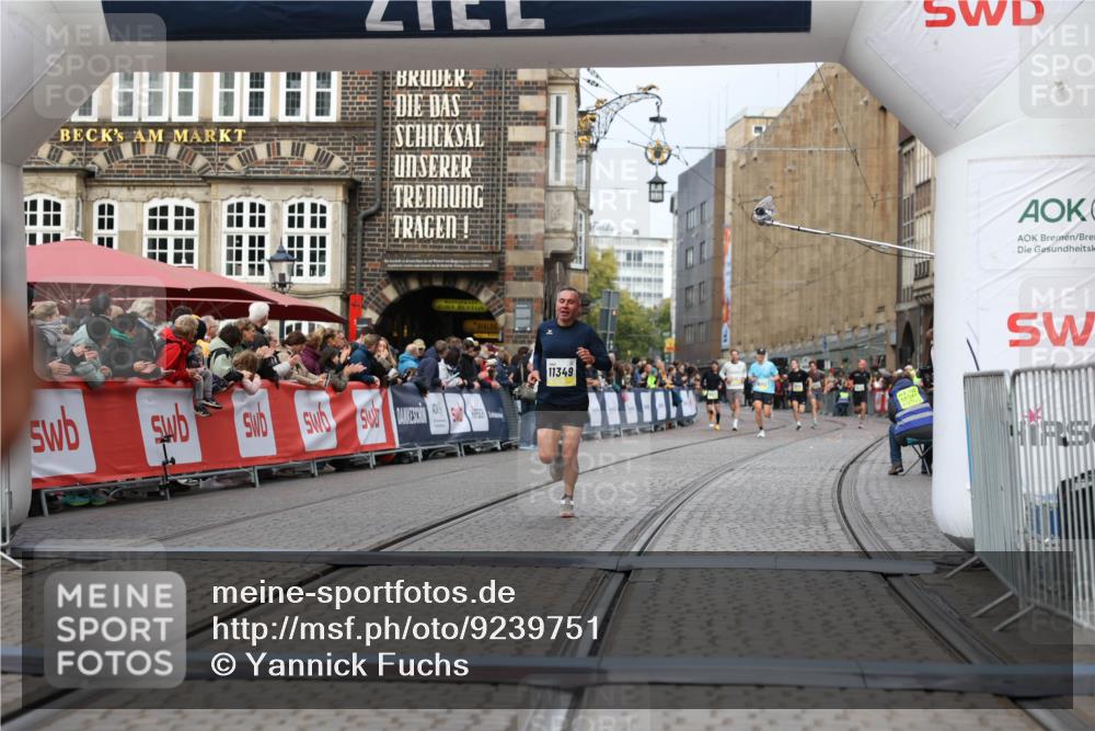 05.10.2025 - 20. swb-Marathon Bremen Yannick Fuchs http://msf.ph/oto/9239751 05.10.2025 10:39:49 Ziel 9289, 10525, 10753, 11349, 11418 meine-sportfotos.de