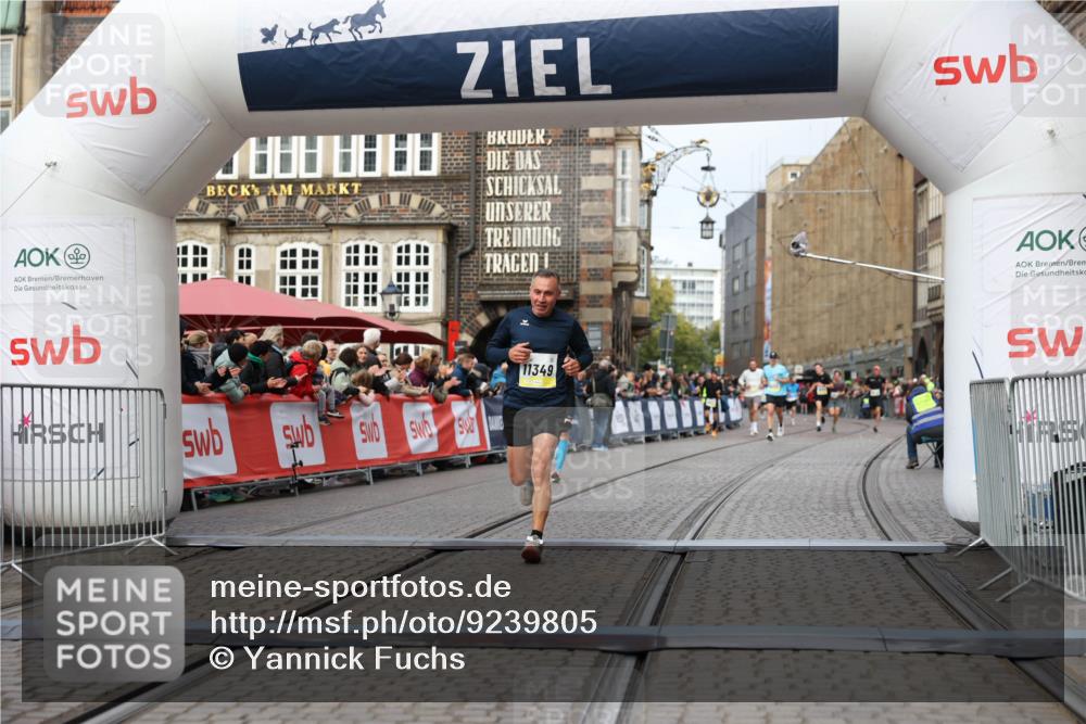 05.10.2025 - 20. swb-Marathon Bremen Yannick Fuchs http://msf.ph/oto/9239805 05.10.2025 10:39:50 Ziel 9289, 10753, 11349, 11418 meine-sportfotos.de