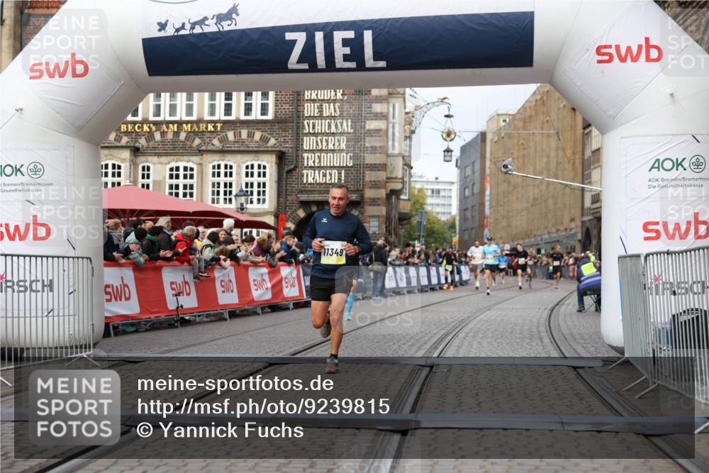 05.10.2025 - 20. swb-Marathon Bremen Yannick Fuchs http://msf.ph/oto/9239815 05.10.2025 10:39:50 Ziel 9289, 10753, 11349, 11418 meine-sportfotos.de