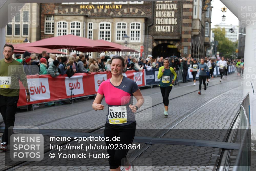 05.10.2025 - 20. swb-Marathon Bremen Yannick Fuchs http://msf.ph/oto/9239864 05.10.2025 11:08:08 Ziel 8123, 9212, 10135, 10365, 10366, 10706, 10782, 10783, 11490, 11677 meine-sportfotos.de