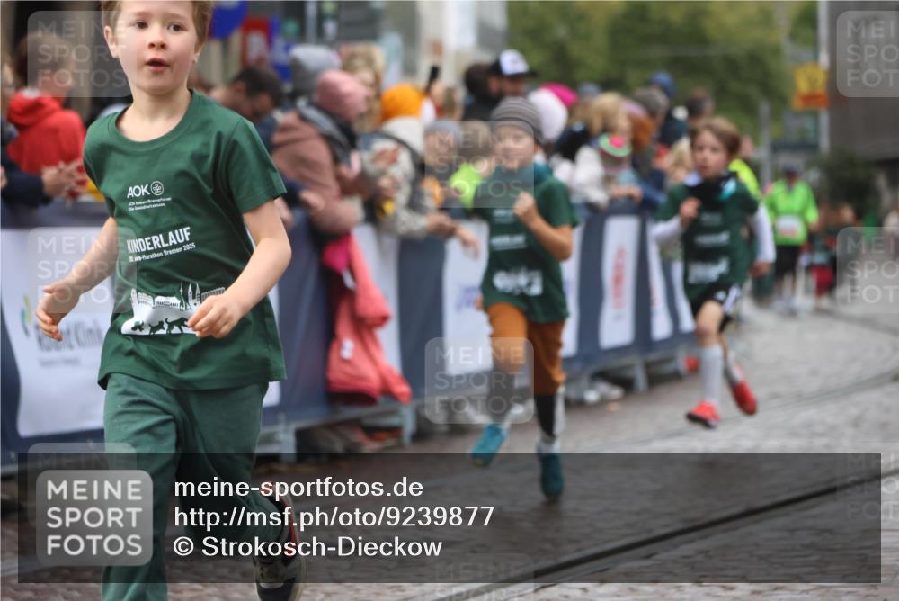 05.10.2025 - 20. swb-Marathon Bremen Strokosch-Dieckow http://msf.ph/oto/9239877 05.10.2025 15:21:48 Ziel  meine-sportfotos.de