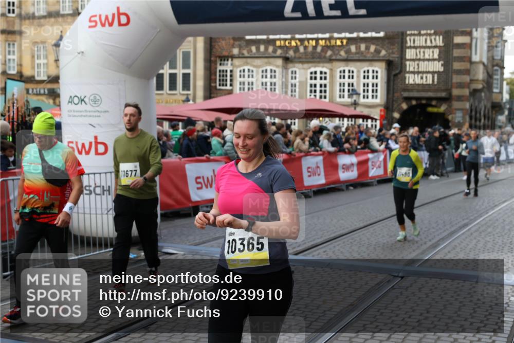 05.10.2025 - 20. swb-Marathon Bremen Yannick Fuchs http://msf.ph/oto/9239910 05.10.2025 11:08:09 Ziel 8123, 9212, 9557, 10135, 10365, 10366, 10706, 10782, 10783, 11490, 11677 meine-sportfotos.de